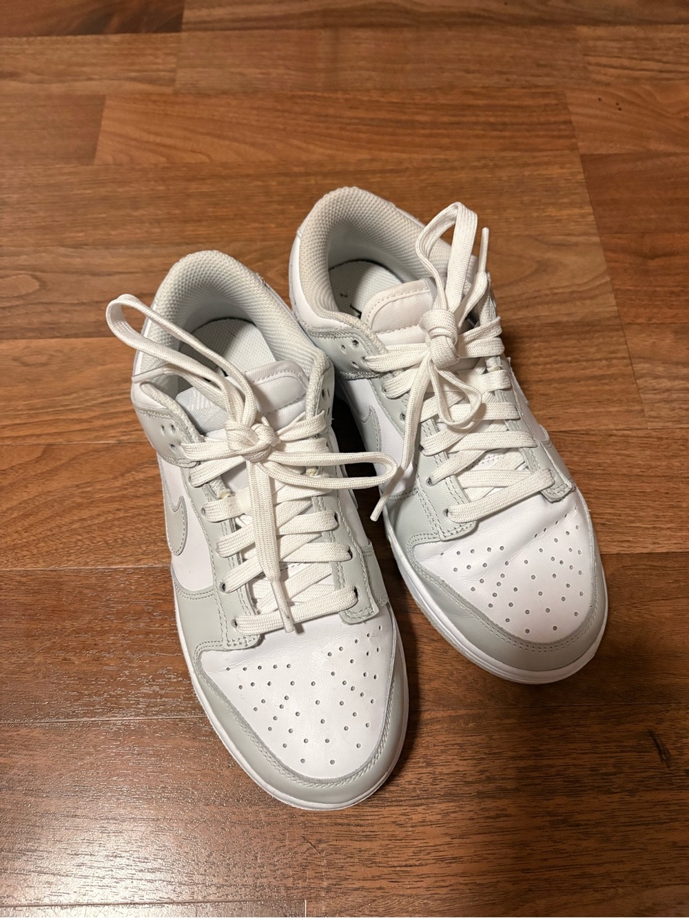 Nike Women’s White Low-Top Leather Sneakers - Picture 4 of 4
